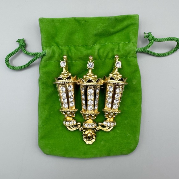 Kenneth Jay Lane Jewelry - Vintage KENNETH JAY LANE ⭐️ Gold-Plated Lantern Brooch with Rhinestones